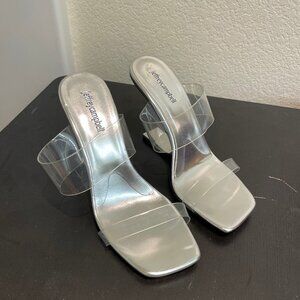 Interesting Futuristic Heels - Check out the Square Heel Stand!